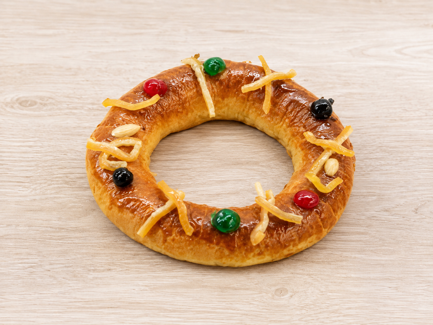 ChatGPT Image Sep 9, 2026, 03_47_39 PM Roomboter amandel kerstkrans 500 g. - Afbeelding 1